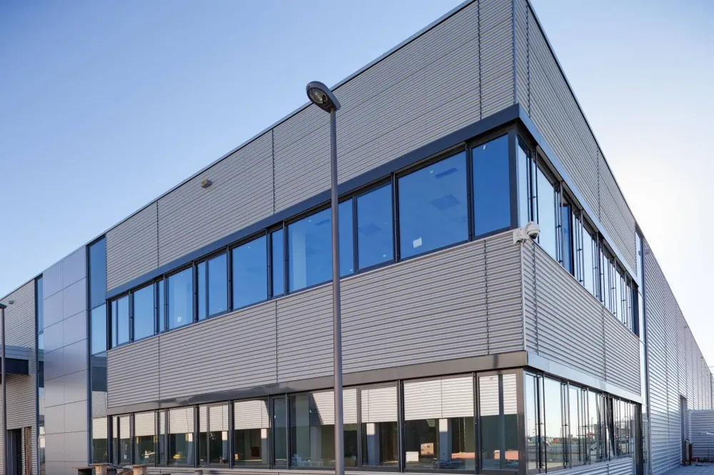 bâtiment commercialwebp